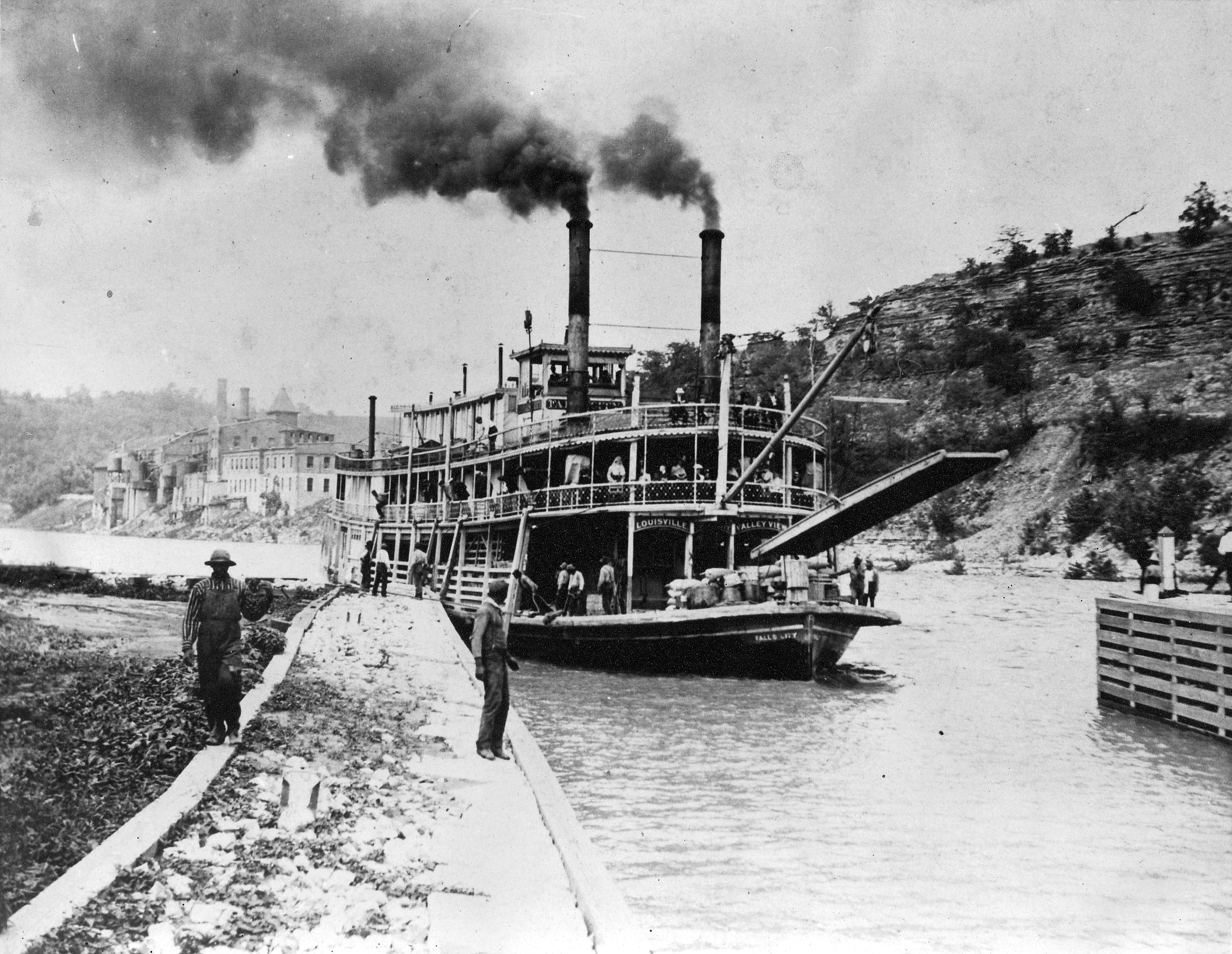 A riverboat near the Buffalo Trace distillery